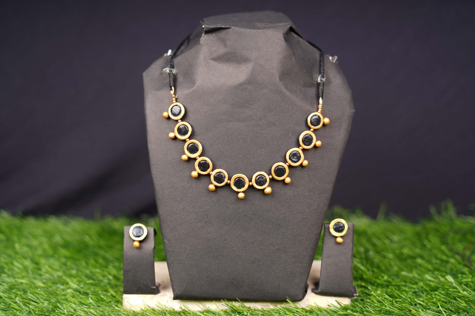 Black & Gold Circular Terracotta Necklace Set